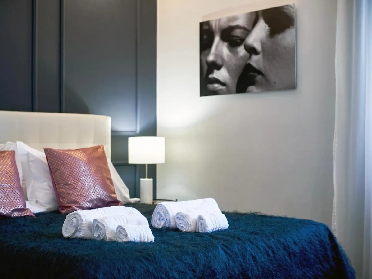 Chiclife Sarona Shenkin - Santa Caterina & Museum Apartment Bergamo 0*,  Italy